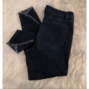 Lane Bryant Jeans - π Lane Bryant | Skinny Dark Frayed Hem Jeans π Lane Bryant Jeans - π Lane Bryant | Skinny Dark Frayed Hem Jeans π